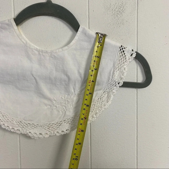 Vintage Off White Annie Cotton Crochet Edge Fabric Button Back Lace Collar - Picture 4 of 15